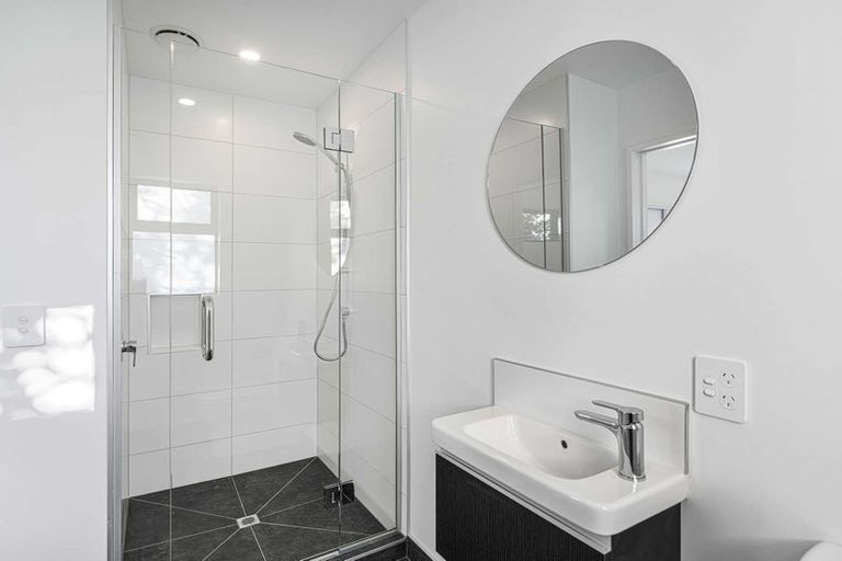 Photo of property in 2/10 Brockworth Place, Riccarton, Christchurch, 8011