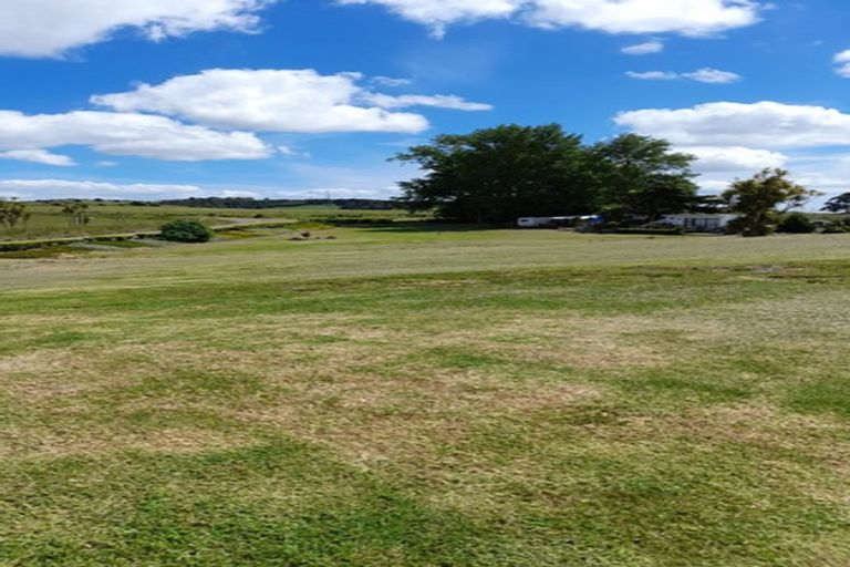 Photo of property in 341 Gallie Road, Matakohe, 0594