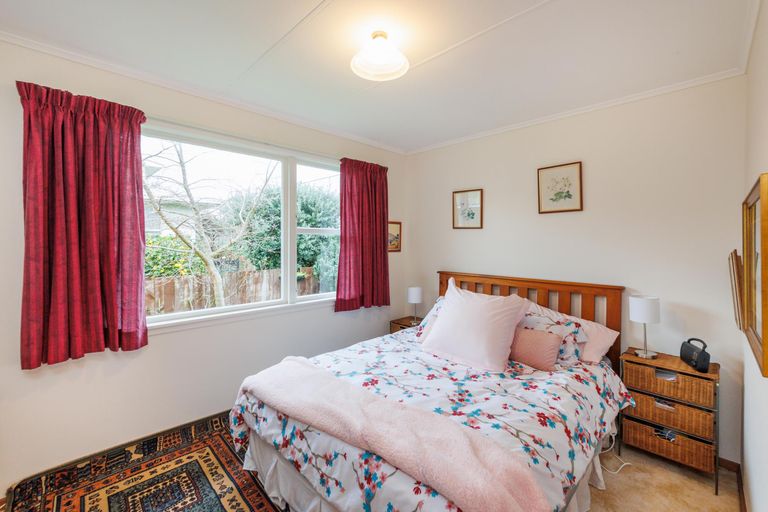 Photo of property in 12a Collingwood Court, Hokowhitu, Palmerston North, 4410