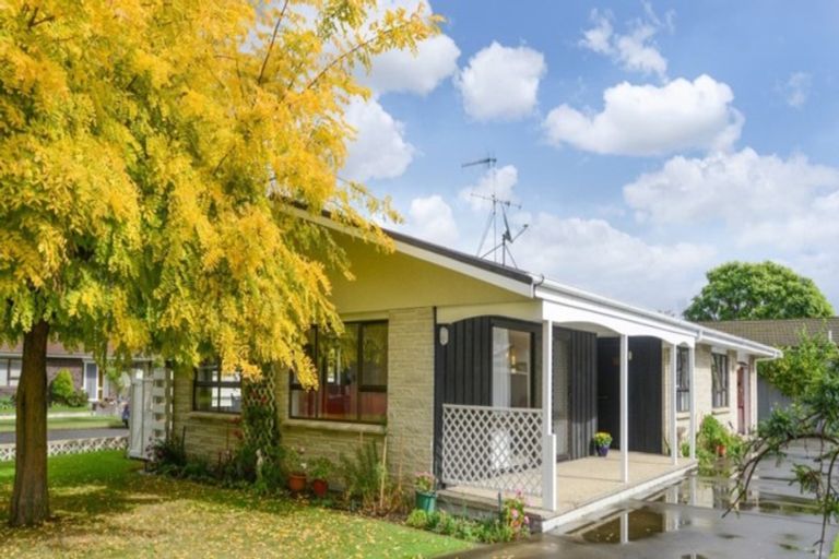 Photo of property in 2 Neagle Place, Greenmeadows, Napier, 4112