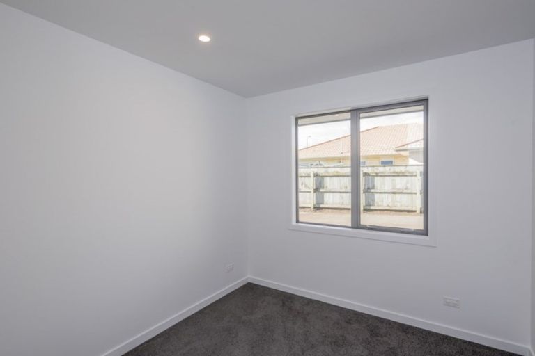 Photo of property in 25 Barry Curtis Place, Levin, 5510