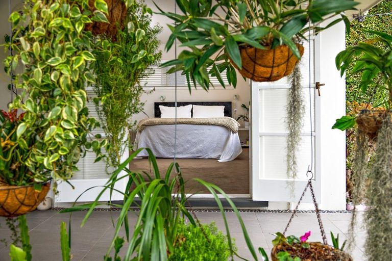 Photo of property in 26 Peter Terrace, Castor Bay, Auckland, 0620