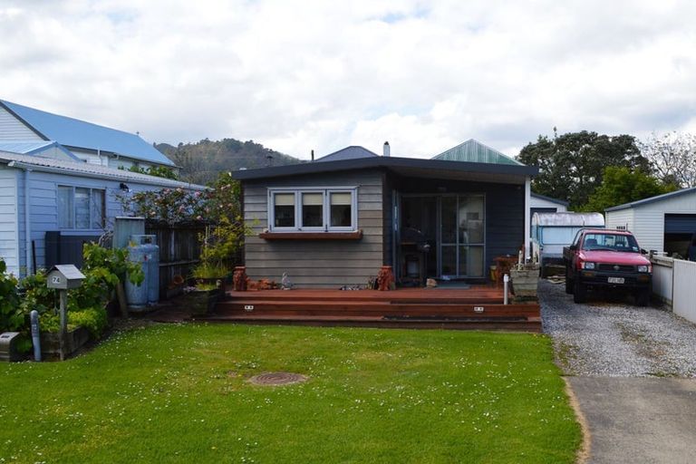 Photo of property in 74 Watt Street, Coromandel, 3506
