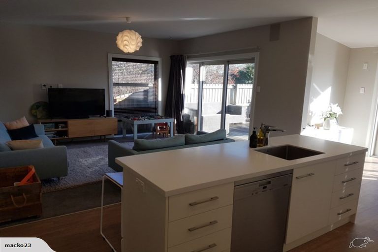 Photo of property in 27 Somerfield Street, Somerfield, Christchurch, 8024