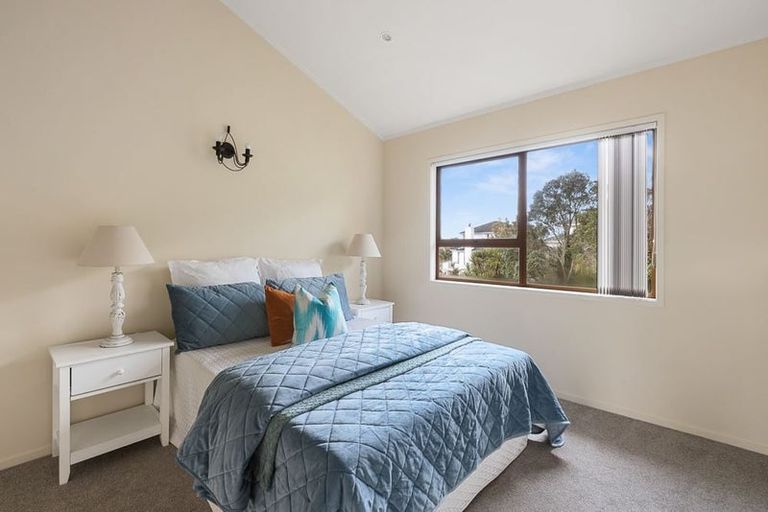 Photo of property in 1/807 East Coast Road, Northcross, Auckland, 0630