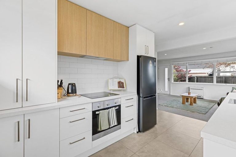 Photo of property in 1/82 Holly Road, St Albans, Christchurch, 8014