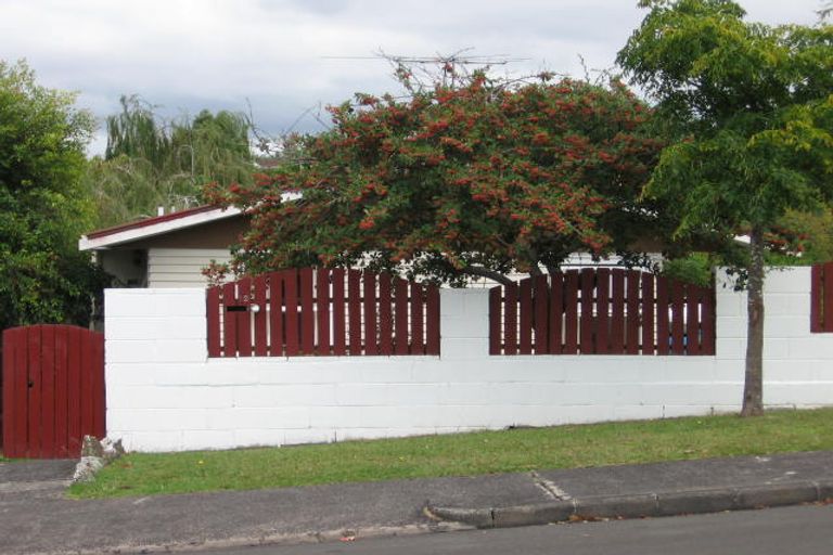 Photo of property in 19 Addison Drive, Glendene, Auckland, 0602