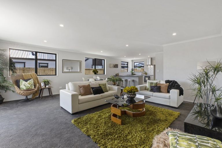 Photo of property in 34 Twin Parks Rise, Papakura, 2110