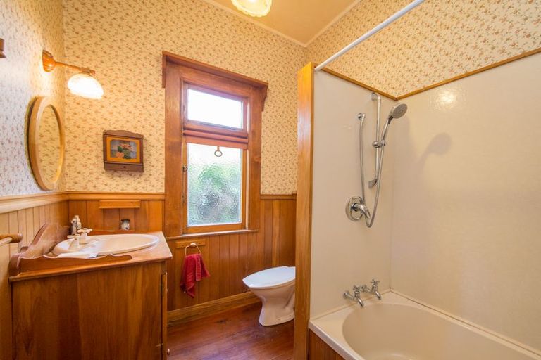 Photo of property in 34 Florence Avenue, Palmerston North, 4414