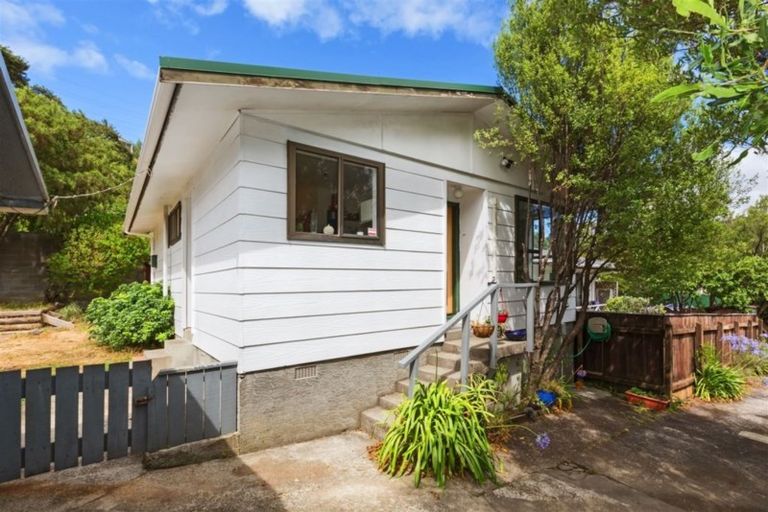 Photo of property in 9b Crystal Grove, Birchville, Upper Hutt, 5018