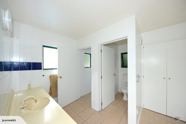 Photo of property in 34 Curletts Road, Sockburn, Christchurch, 8042