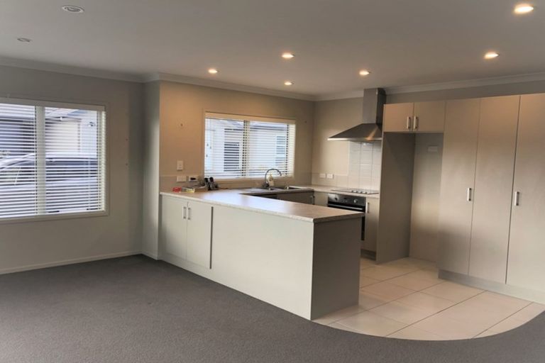 Photo of property in 30 Bridgewater Way, Pyes Pa, Tauranga, 3112