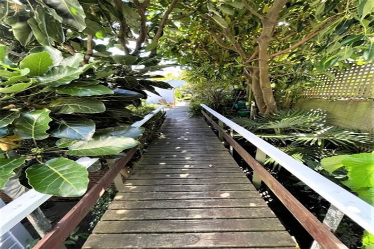 Photo of property in 53 Hawker Street, Mount Victoria, Wellington, 6011