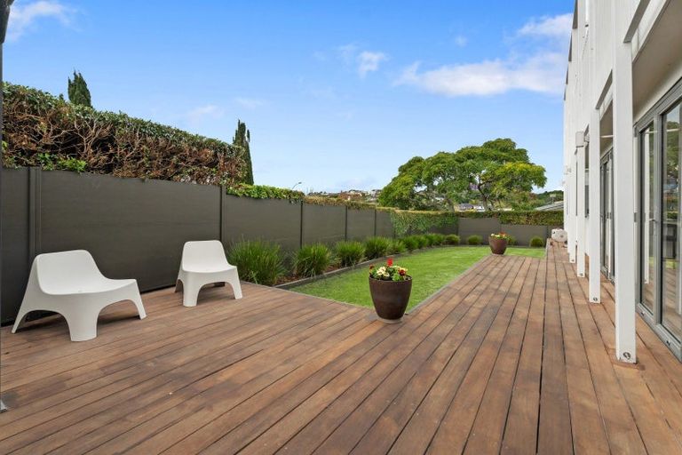 Photo of property in 1 Endymion Place, Half Moon Bay, Auckland, 2012