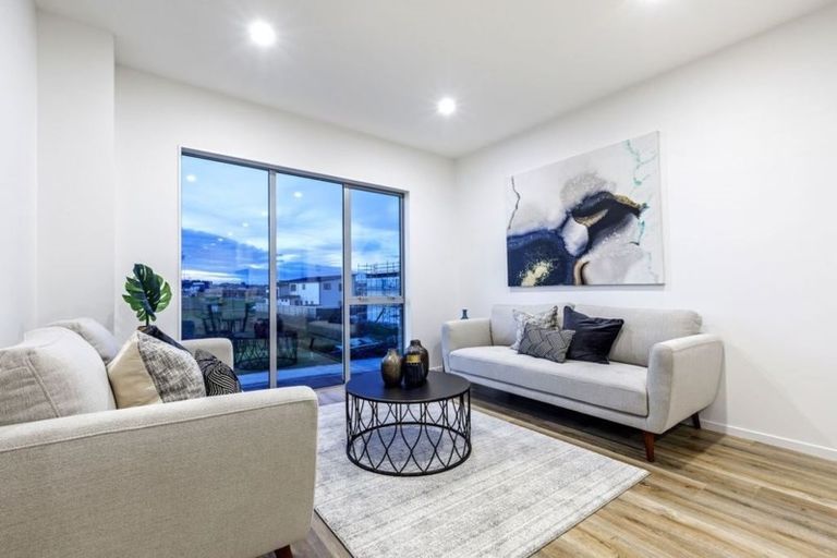 Photo of property in 27 Aviation Drive, Hobsonville, Auckland, 0616