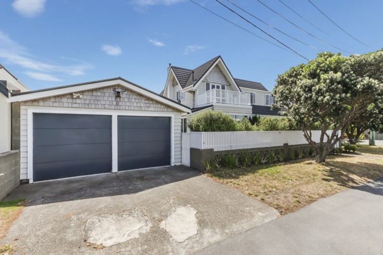 Photo of property in 18 Hector Street, Seatoun, Wellington, 6022