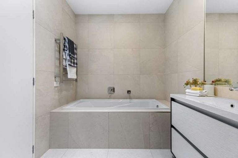 Photo of property in 44 Owen Chapman Drive, Red Beach, 0932