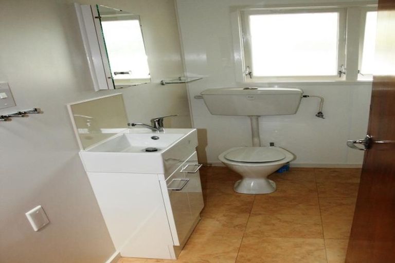 Photo of property in 1/272a Birkdale Road, Birkdale, Auckland, 0626
