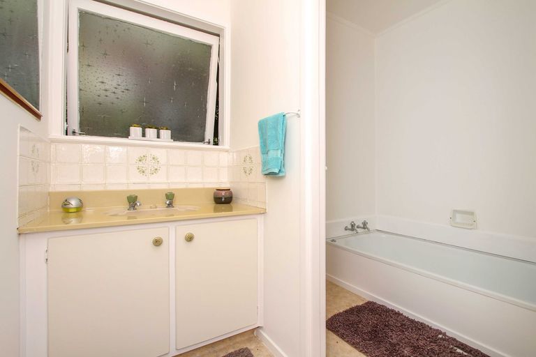 Photo of property in 1/19 Mcdowell Crescent, Hillcrest, Auckland, 0627