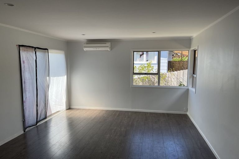 Photo of property in 44 Tamahere Drive, Glenfield, Auckland, 0629