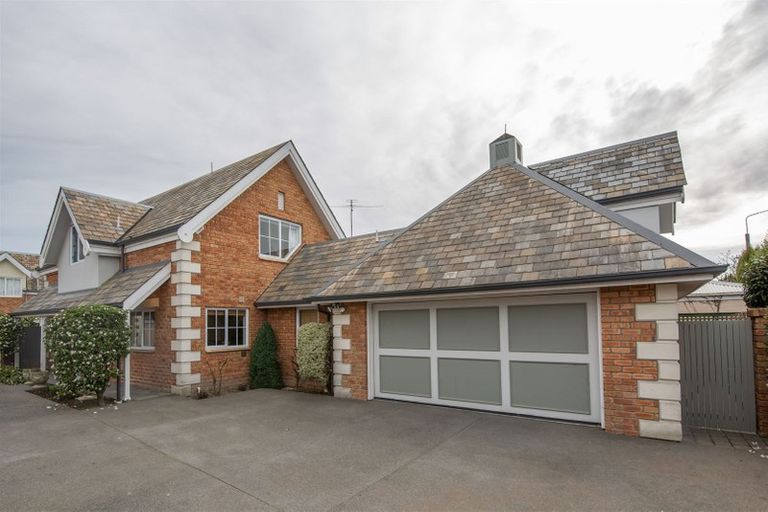 Photo of property in 233b Avonhead Road, Avonhead, Christchurch, 8042