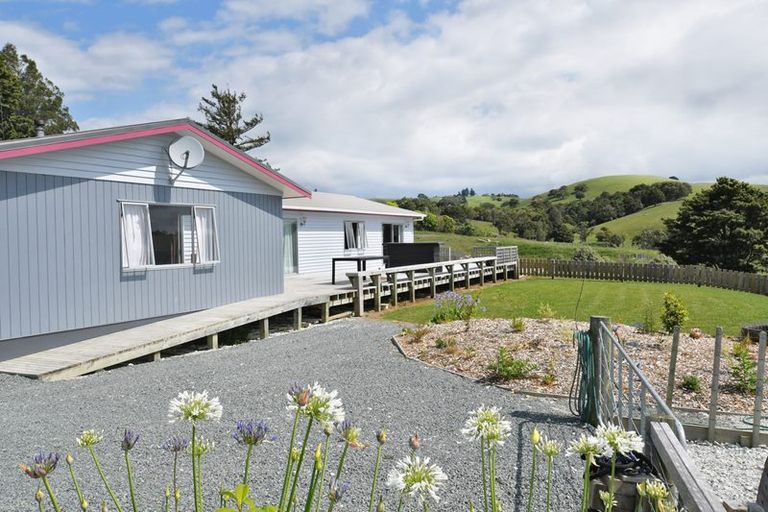 Photo of property in 306 Oneriri Road, Kaiwaka, 0573