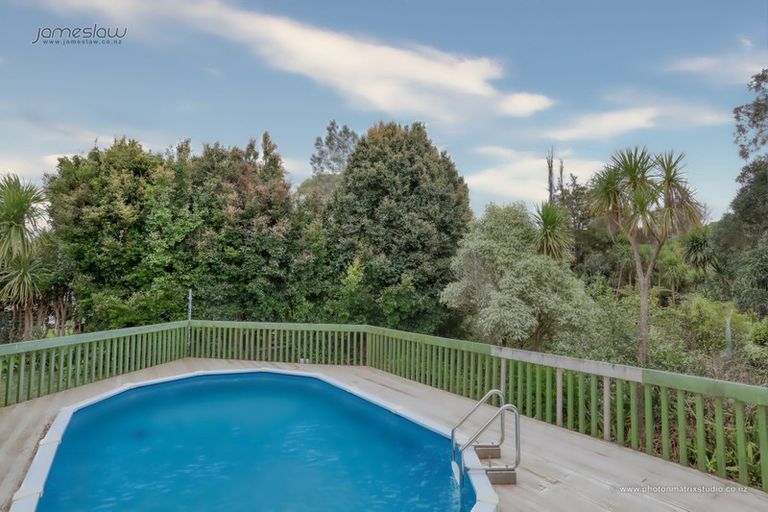 Photo of property in 28 Reynella Drive, Massey, Auckland, 0614