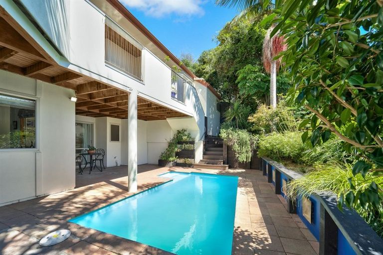 Photo of property in 53 Duncansby Road, Stanmore Bay, Whangaparaoa, 0932