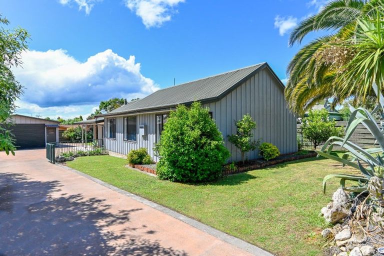 Photo of property in 3 Kaweka Place, Havelock North, 4130