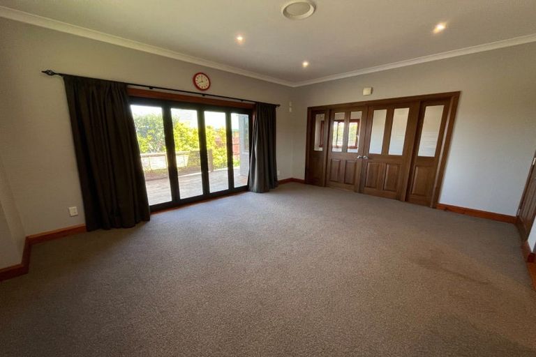 Photo of property in 70 Parnell Heights, Kelvin Grove, Palmerston North, 4414