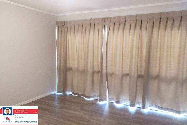 Photo of property in 64 Megan Avenue, Pakuranga Heights, Auckland, 2010