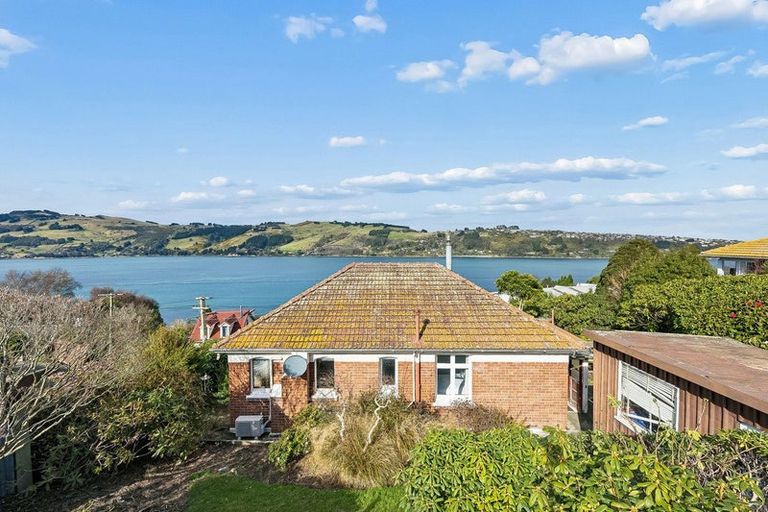 Photo of property in 17 Junction Road, Ravensbourne, Dunedin, 9022