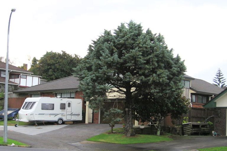 Photo of property in 29 Voltaire Court, Botany Downs, Auckland, 2010