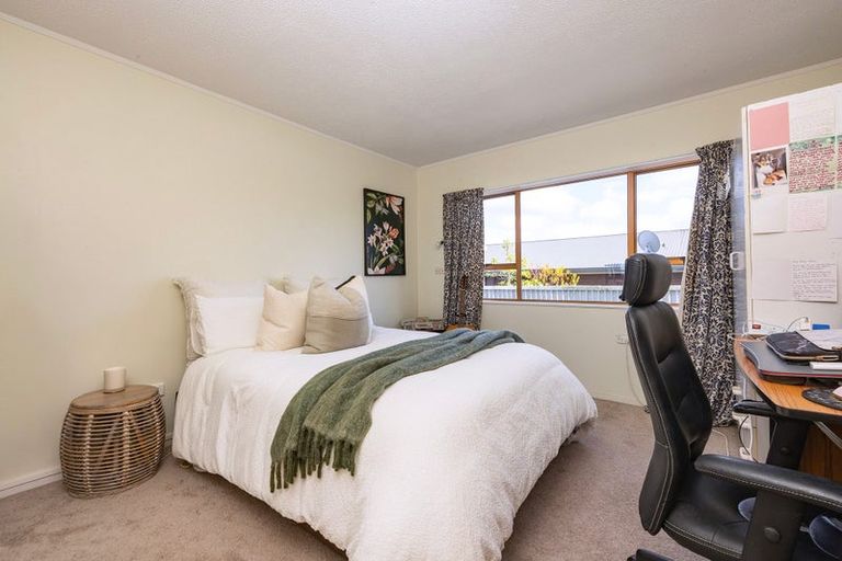 Photo of property in 1/51a View Road, Henderson, Auckland, 0612