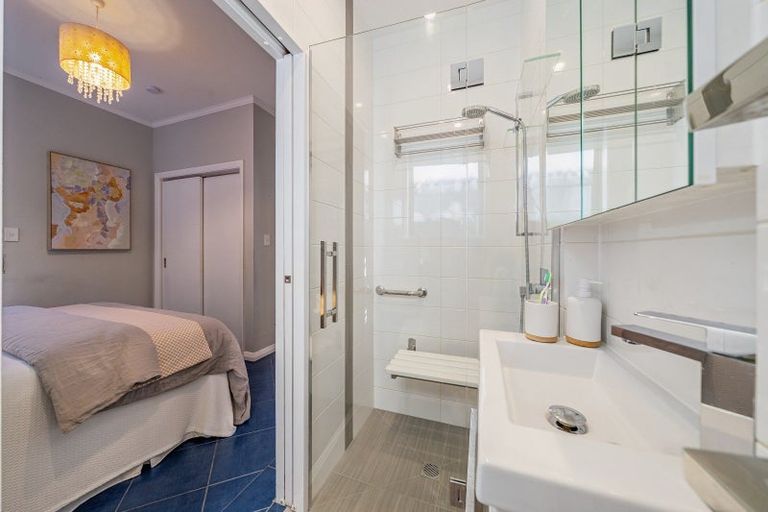 Photo of property in 7 Sunset Parade, Plimmerton, Porirua, 5026