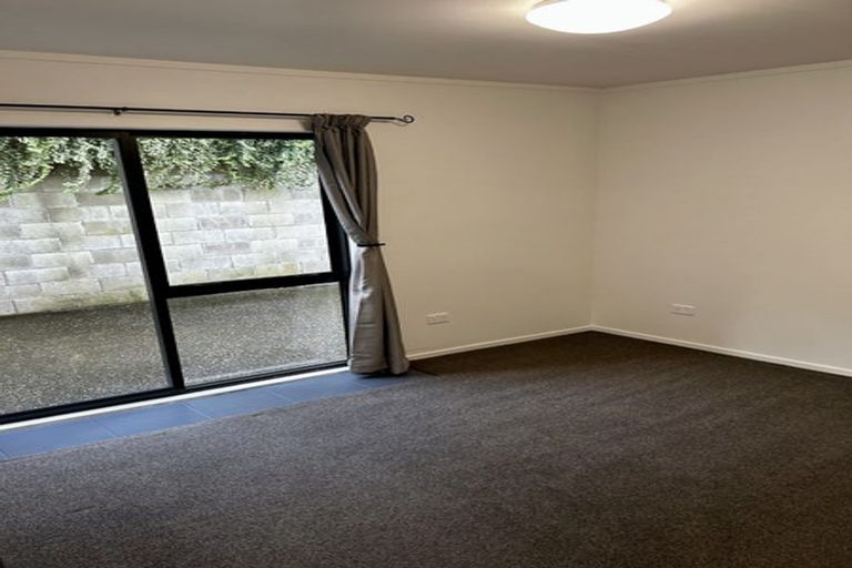 Photo of property in 9 Ramoana Mews, Shelly Park, Auckland, 2014