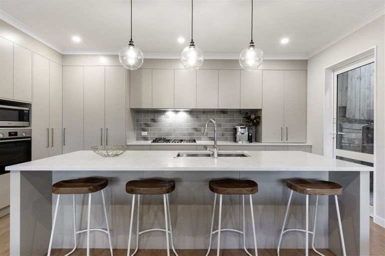 Photo of property in 2a Seine Road, Forrest Hill, Auckland, 0620