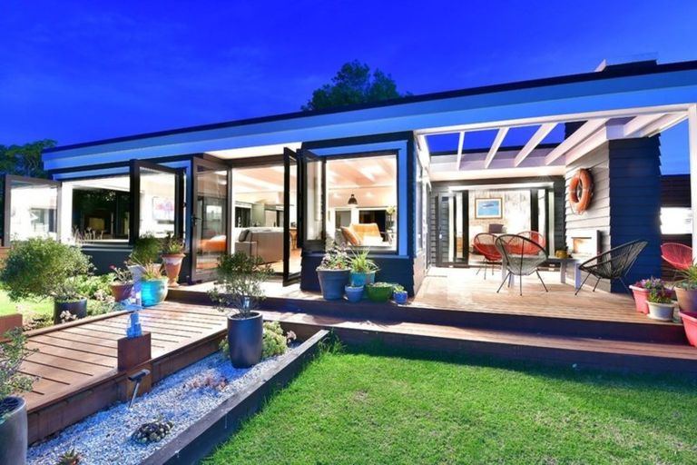 Photo of property in 105 The Esplanade, Manly, Whangaparaoa, 0930