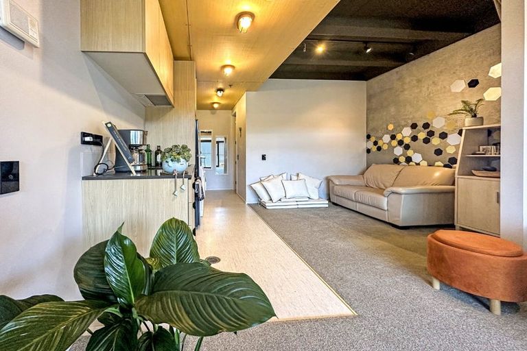 Photo of property in Vedado Apartments, 405/41 Hopper Street, Mount Cook, Wellington, 6011