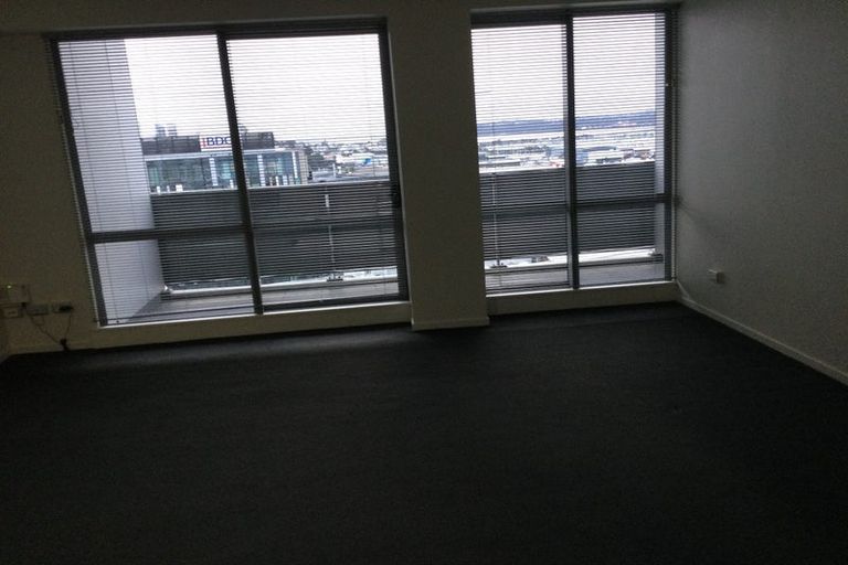 Photo of property in Alpha Apartments, 802/17 Vogel Lane, Auckland Central, Auckland, 1010