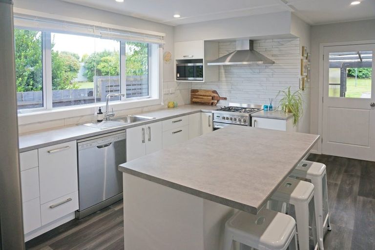 Photo of property in 12 Holloway Street, Waikiwi, Invercargill, 9810