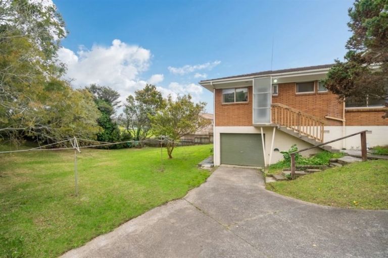 Photo of property in 2/40a Blakeborough Drive, Forrest Hill, Auckland, 0620