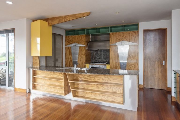 Photo of property in 112 Gladstone Road, Parnell, Auckland, 1052