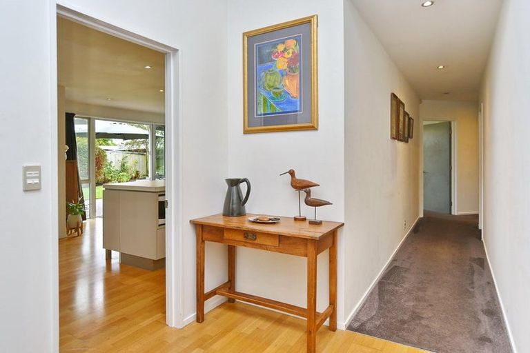 Photo of property in 9 Springside Place, Redwood, Christchurch, 8051