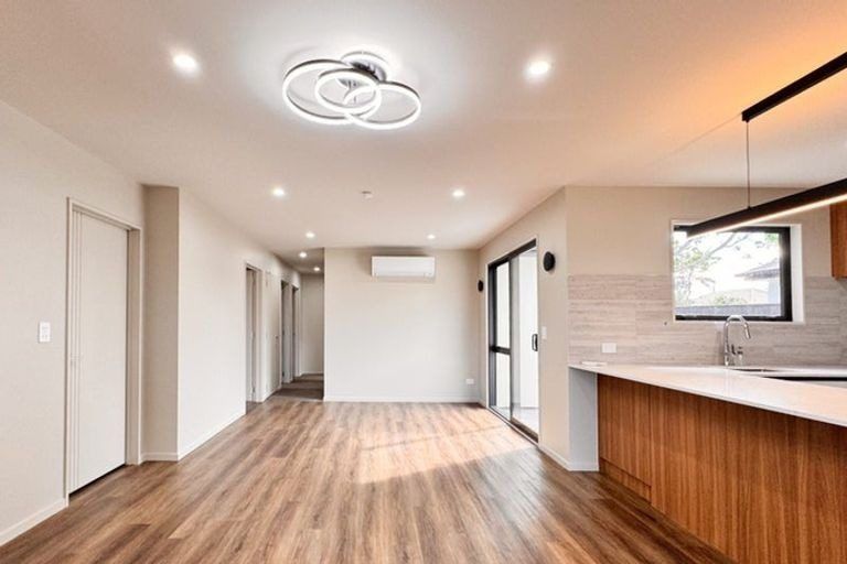 Photo of property in 7 Akoranga Place, Hornby, Christchurch, 8042