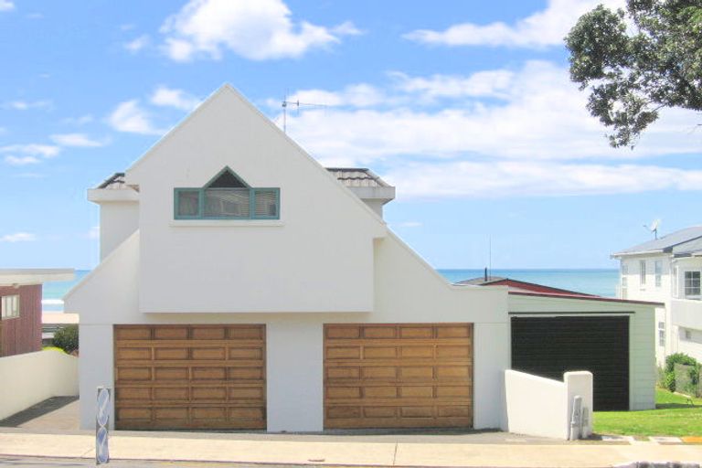 Photo of property in 28 The Terrace, Waihi Beach, 3611