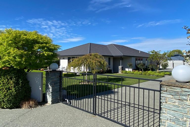 Photo of property in 16 Tancred Street, Geraldine, 7930