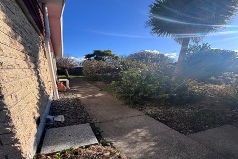 Photo of property in 60 Dunbarton Street, Redwood, Christchurch, 8051