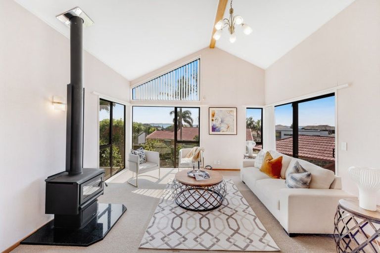 Photo of property in 6 Dorrington Place, Eastern Beach, Auckland, 2012