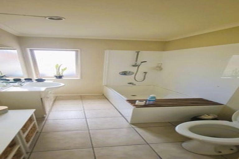 Photo of property in 38 Carrick Glen Avenue, Flat Bush, Auckland, 2019